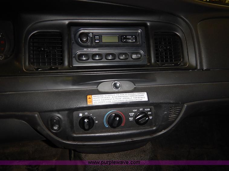 image for item I5075 2007 Ford Crown Victoria Police Interceptor