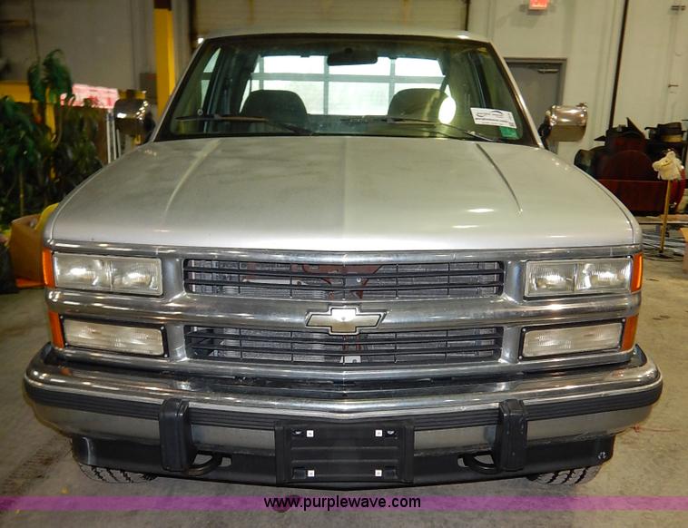 image for item I5076 1994 Chevrolet Silverado 1500 Z71 Ext. Cab pickup truck