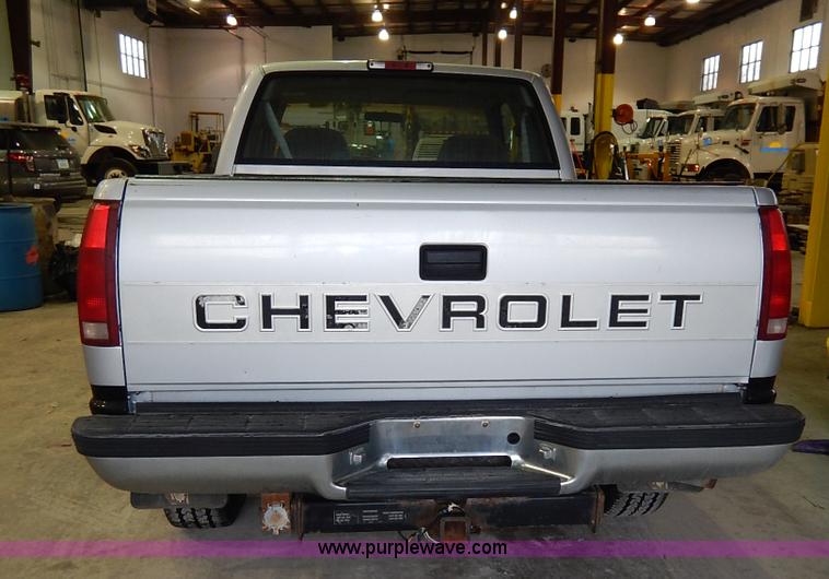 image for item I5076 1994 Chevrolet Silverado 1500 Z71 Ext. Cab pickup truck