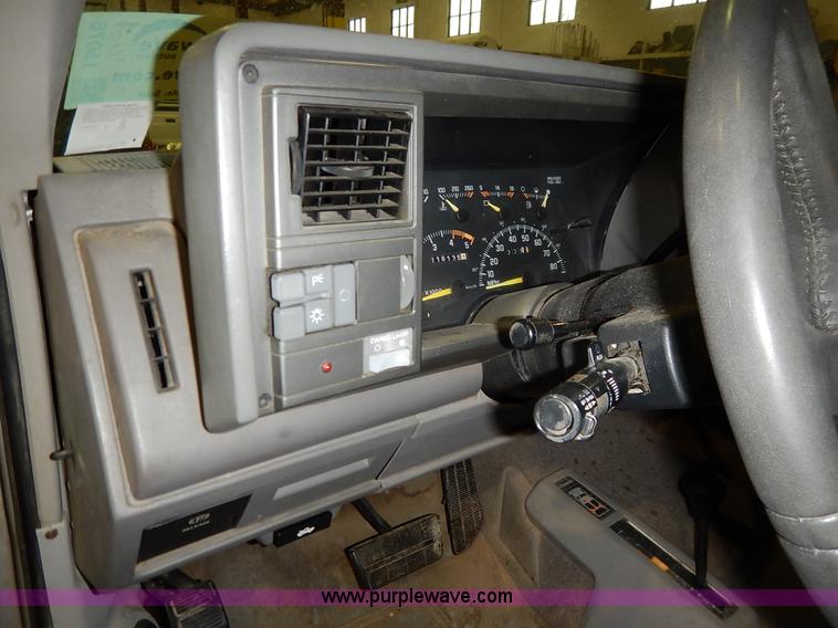 image for item I5076 1994 Chevrolet Silverado 1500 Z71 Ext. Cab pickup truck