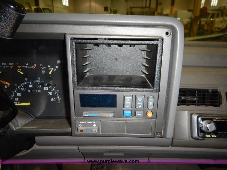 image for item I5076 1994 Chevrolet Silverado 1500 Z71 Ext. Cab pickup truck