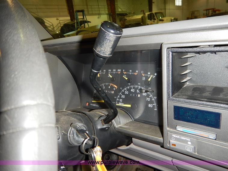 image for item I5076 1994 Chevrolet Silverado 1500 Z71 Ext. Cab pickup truck