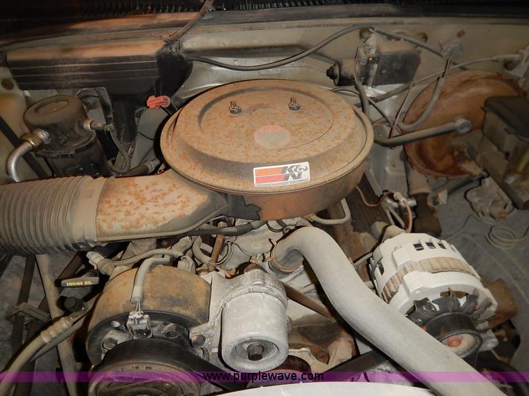 image for item I5076 1994 Chevrolet Silverado 1500 Z71 Ext. Cab pickup truck