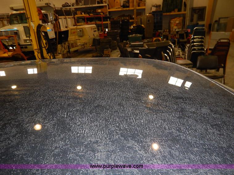 image for item I5077 2005 Ford Crown Victoria Police Interceptor