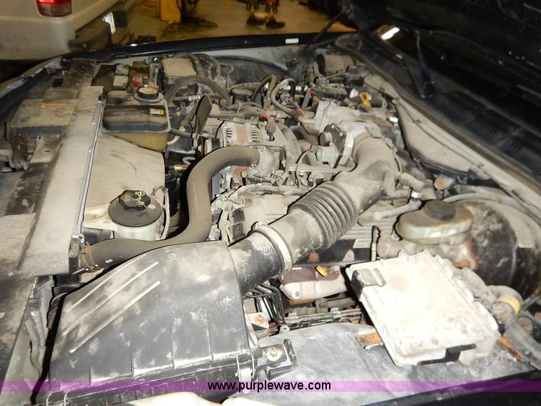 image for item I5077 2005 Ford Crown Victoria Police Interceptor