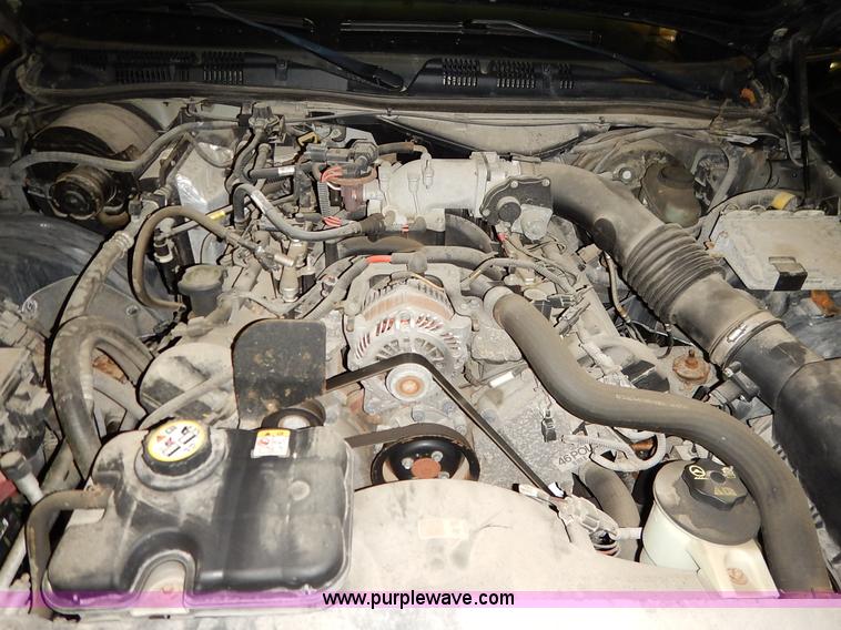 image for item I5077 2005 Ford Crown Victoria Police Interceptor