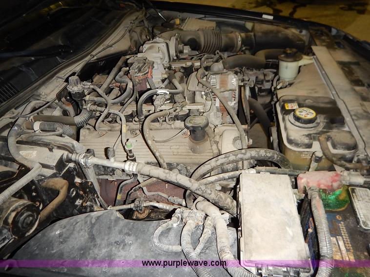 image for item I5077 2005 Ford Crown Victoria Police Interceptor