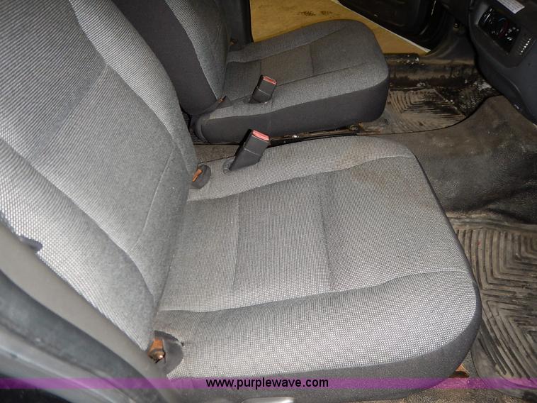 image for item I5077 2005 Ford Crown Victoria Police Interceptor