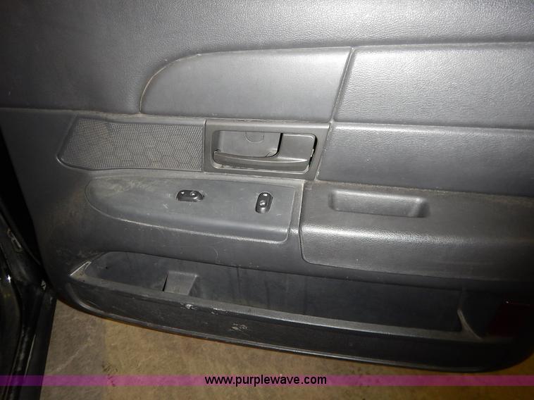 image for item I5077 2005 Ford Crown Victoria Police Interceptor