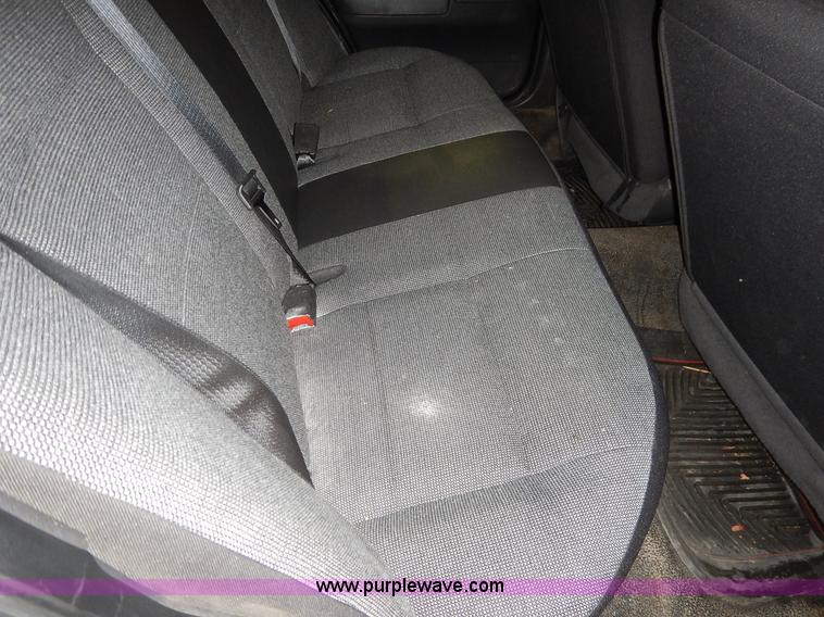 image for item I5077 2005 Ford Crown Victoria Police Interceptor