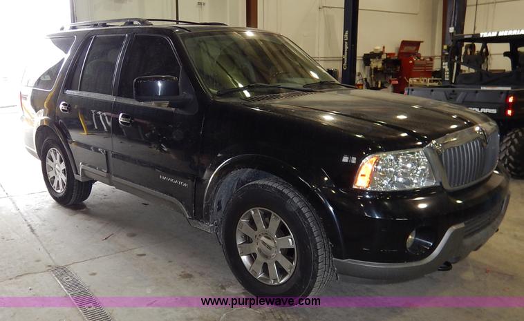 image for item I5078 2003 Lincoln Navigator SUV