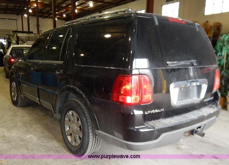 image for item I5078 2003 Lincoln Navigator SUV