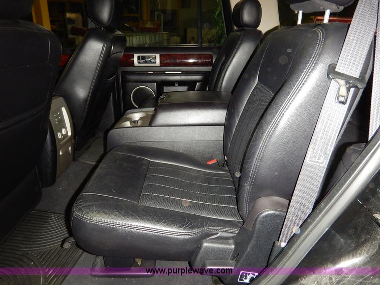 image for item I5078 2003 Lincoln Navigator SUV