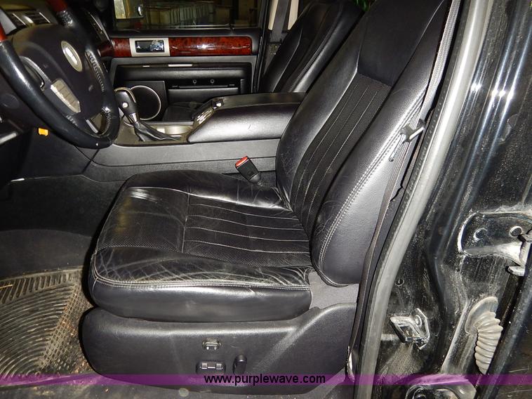 image for item I5078 2003 Lincoln Navigator SUV