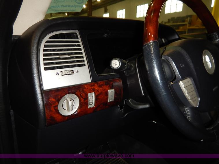 image for item I5078 2003 Lincoln Navigator SUV