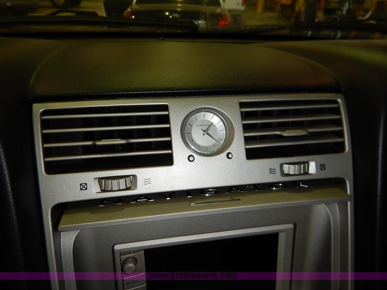 image for item I5078 2003 Lincoln Navigator SUV