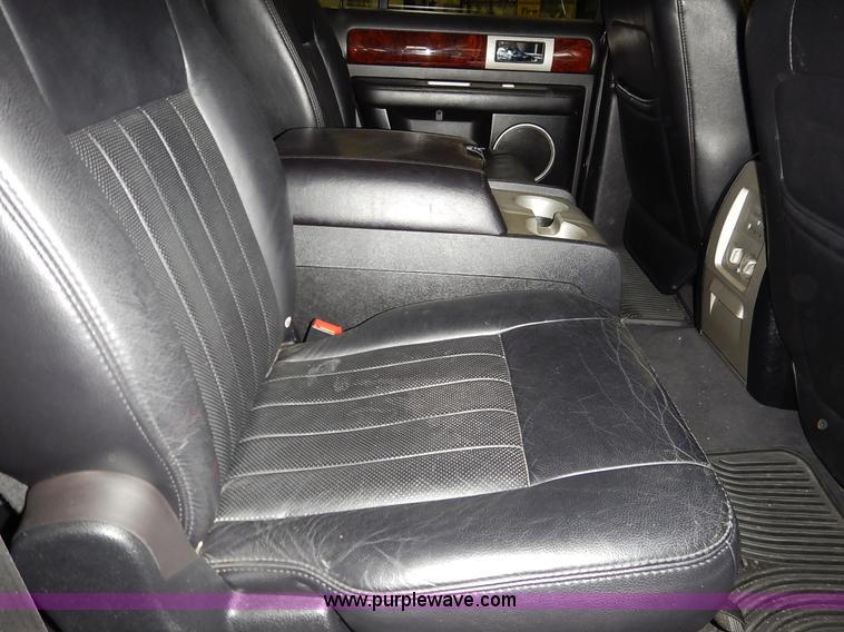 image for item I5078 2003 Lincoln Navigator SUV