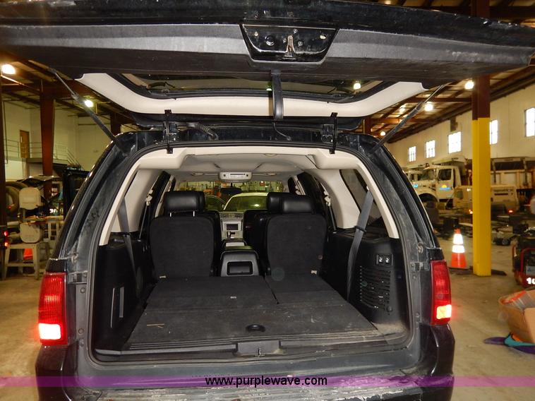 image for item I5078 2003 Lincoln Navigator SUV