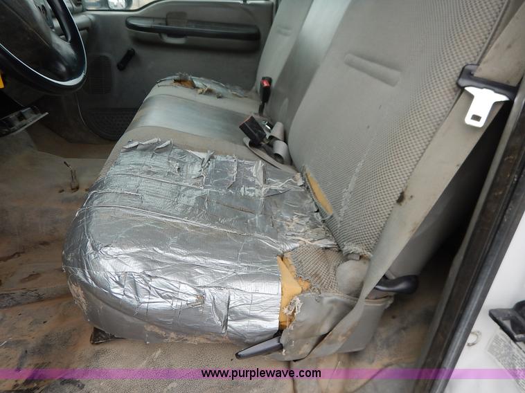 image for item I5096 2005 Ford F350 Super Duty XL flatbed pickup truck