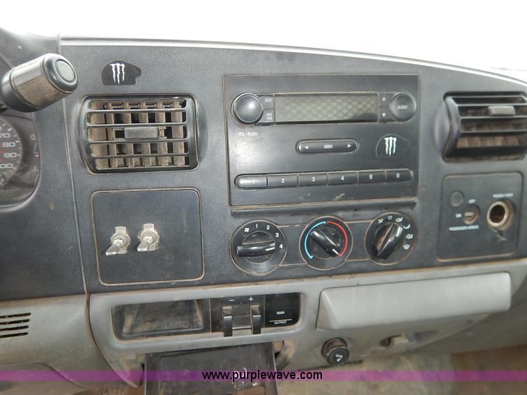 image for item I5096 2005 Ford F350 Super Duty XL flatbed pickup truck