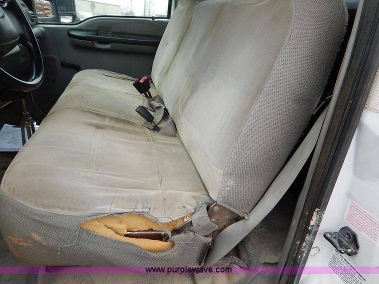 image for item I5097 2005 Ford F350 Super Duty XL flatbed pickup truck