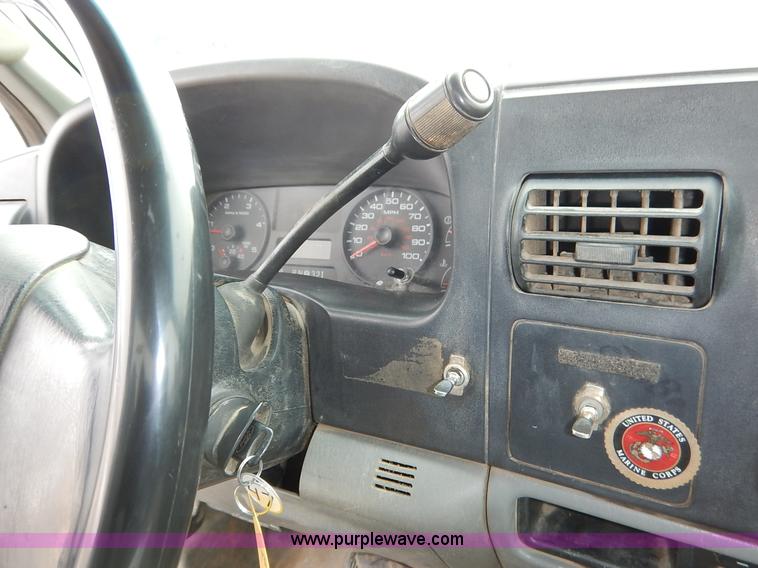 image for item I5097 2005 Ford F350 Super Duty XL flatbed pickup truck