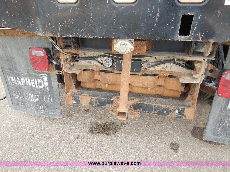 image for item I5097 2005 Ford F350 Super Duty XL flatbed pickup truck