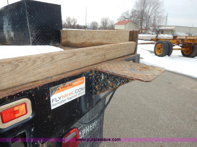 image for item I5097 2005 Ford F350 Super Duty XL flatbed pickup truck