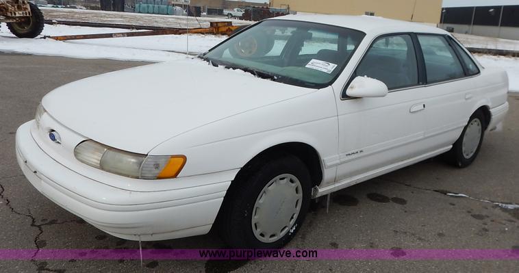 image for item I5099 1994 Ford Taurus GL