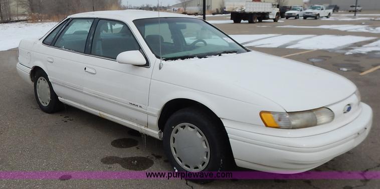 image for item I5099 1994 Ford Taurus GL