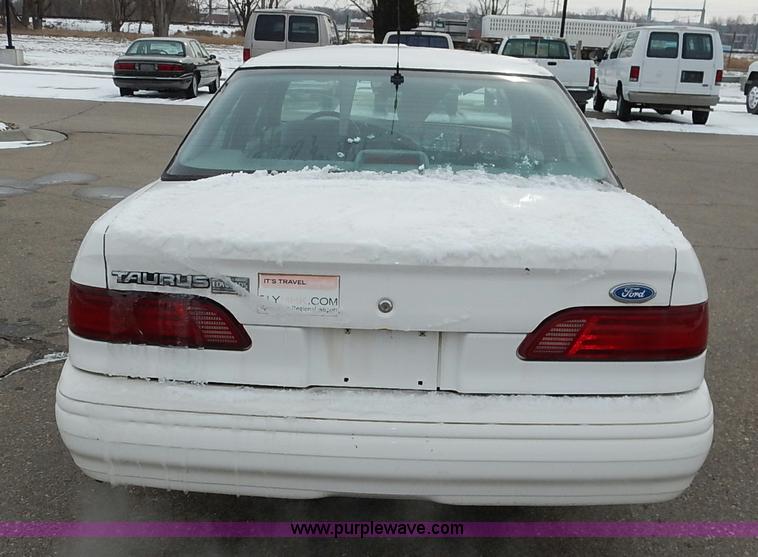 image for item I5099 1994 Ford Taurus GL