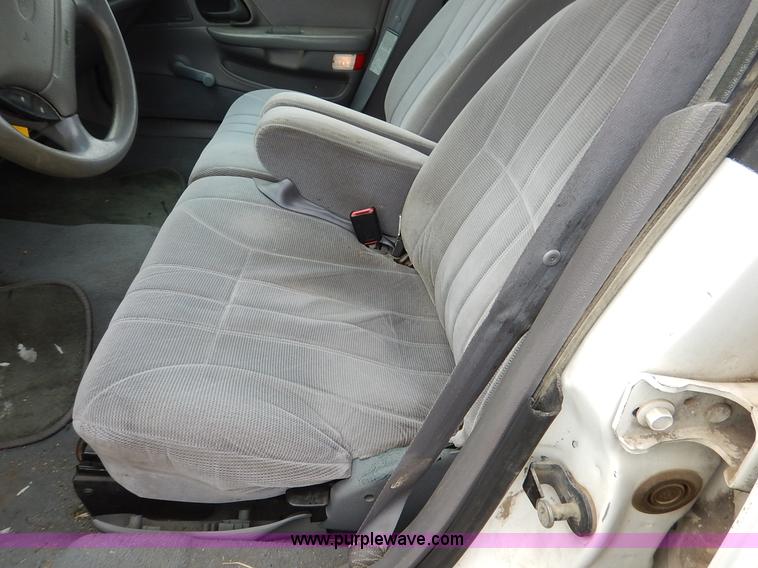 image for item I5099 1994 Ford Taurus GL