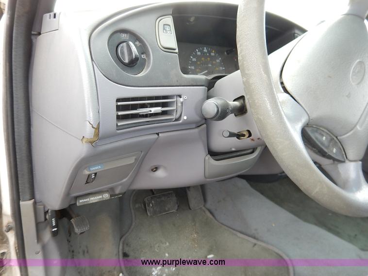 image for item I5099 1994 Ford Taurus GL