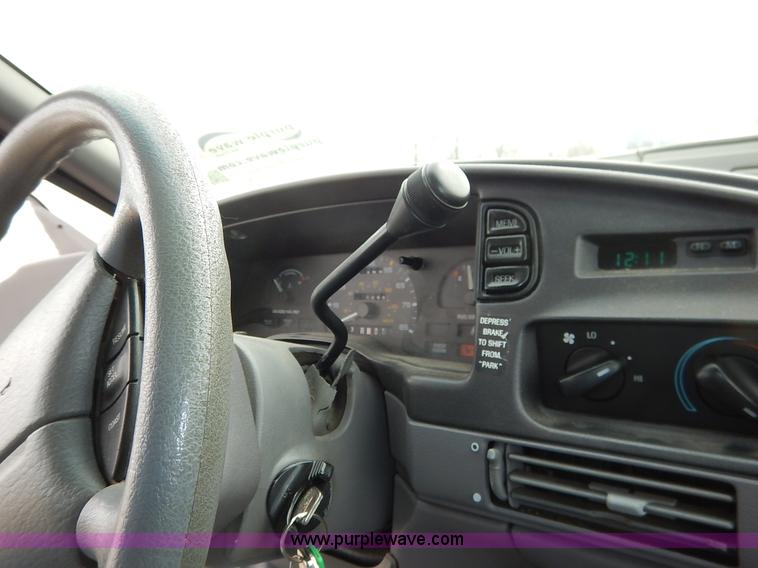 image for item I5099 1994 Ford Taurus GL