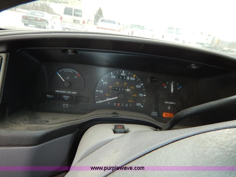 image for item I5099 1994 Ford Taurus GL