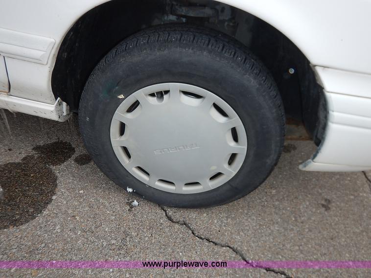 image for item I5099 1994 Ford Taurus GL