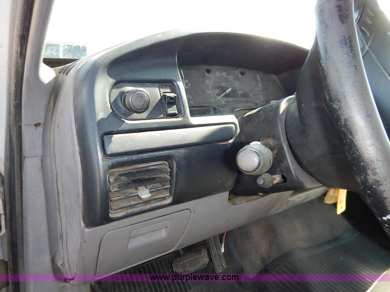 image for item I5102 1996 Ford F150 XL pickup truck