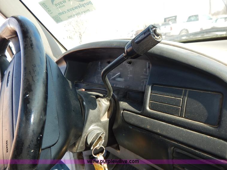 image for item I5102 1996 Ford F150 XL pickup truck