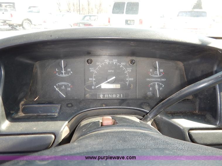 image for item I5102 1996 Ford F150 XL pickup truck