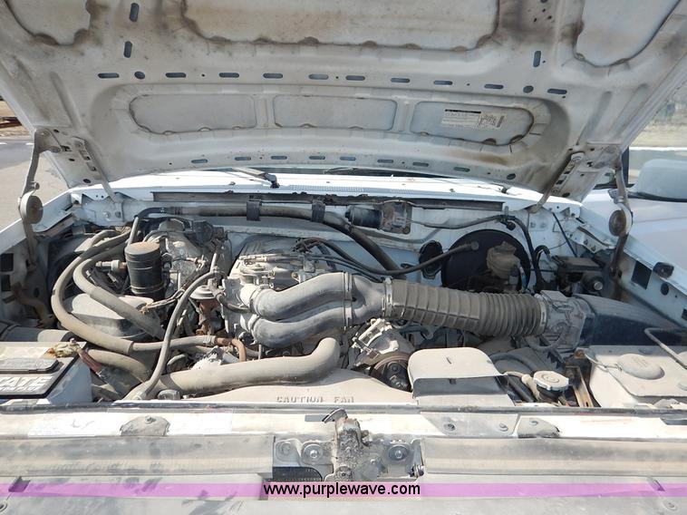 image for item I5102 1996 Ford F150 XL pickup truck