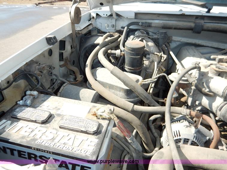 image for item I5102 1996 Ford F150 XL pickup truck