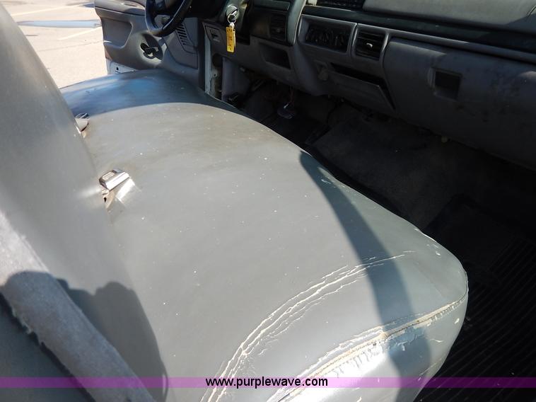 image for item I5102 1996 Ford F150 XL pickup truck