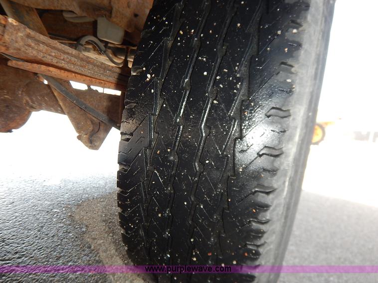 image for item I5102 1996 Ford F150 XL pickup truck