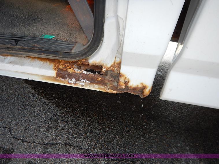 image for item I5102 1996 Ford F150 XL pickup truck