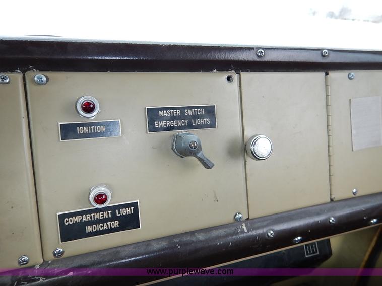 image for item I5151 1976 International CargoStar 1950 fire truck