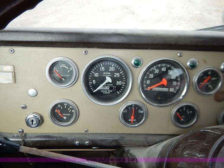 image for item I5151 1976 International CargoStar 1950 fire truck