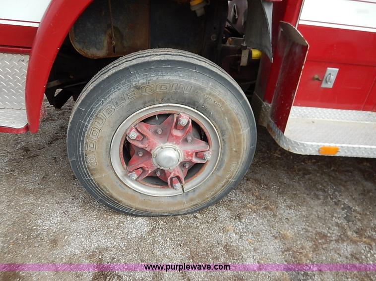 image for item I5151 1976 International CargoStar 1950 fire truck
