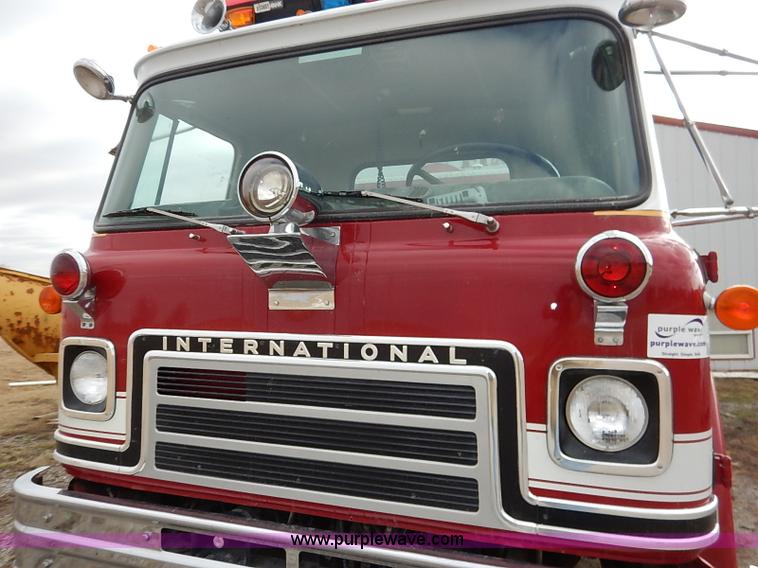 image for item I5151 1976 International CargoStar 1950 fire truck