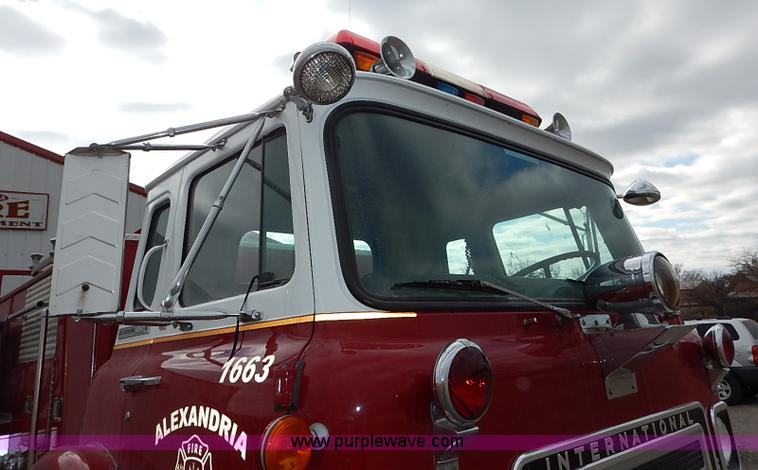 image for item I5151 1976 International CargoStar 1950 fire truck