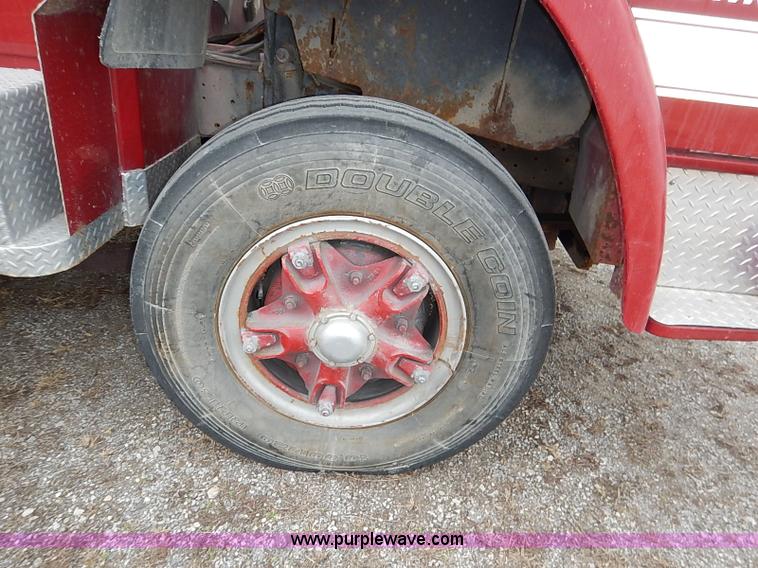 image for item I5151 1976 International CargoStar 1950 fire truck